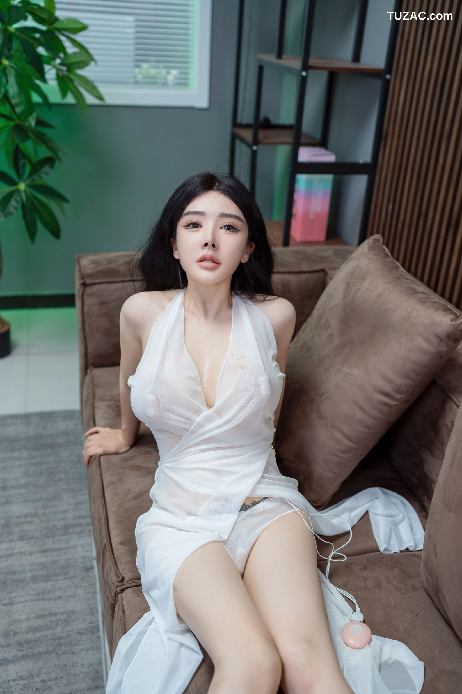 XR-Uncensored-潘娇娇-白纱裙下的秘密-XingYan星颜社-372-白纱裙爆乳-2025.07.18