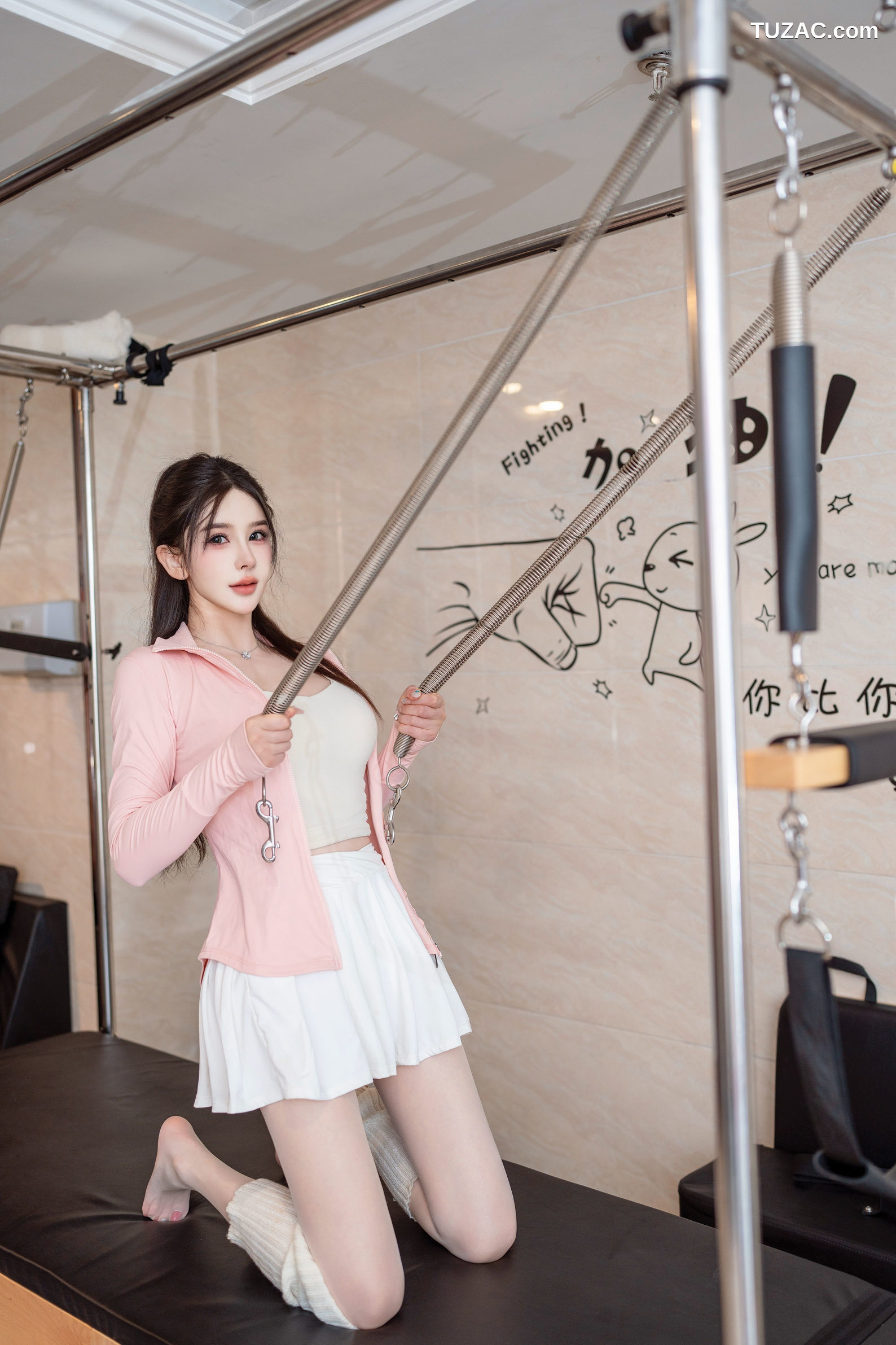 XR-Uncensored-李丽莎-健身房露出-XingYan星颜社-408-内购私拍-2025.09.30
