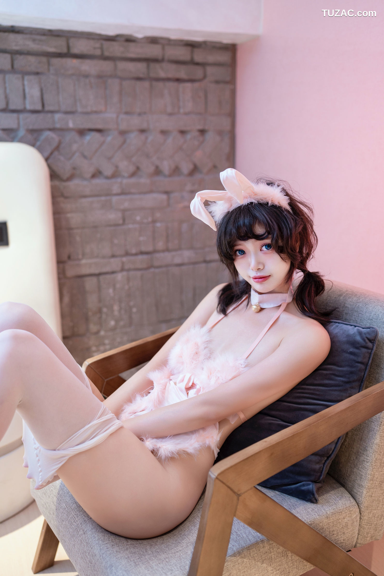 XR-Uncensored-巧巧-粉红色的小兔子-XingYan星颜社-397-白虎巧巧-2025.09.11