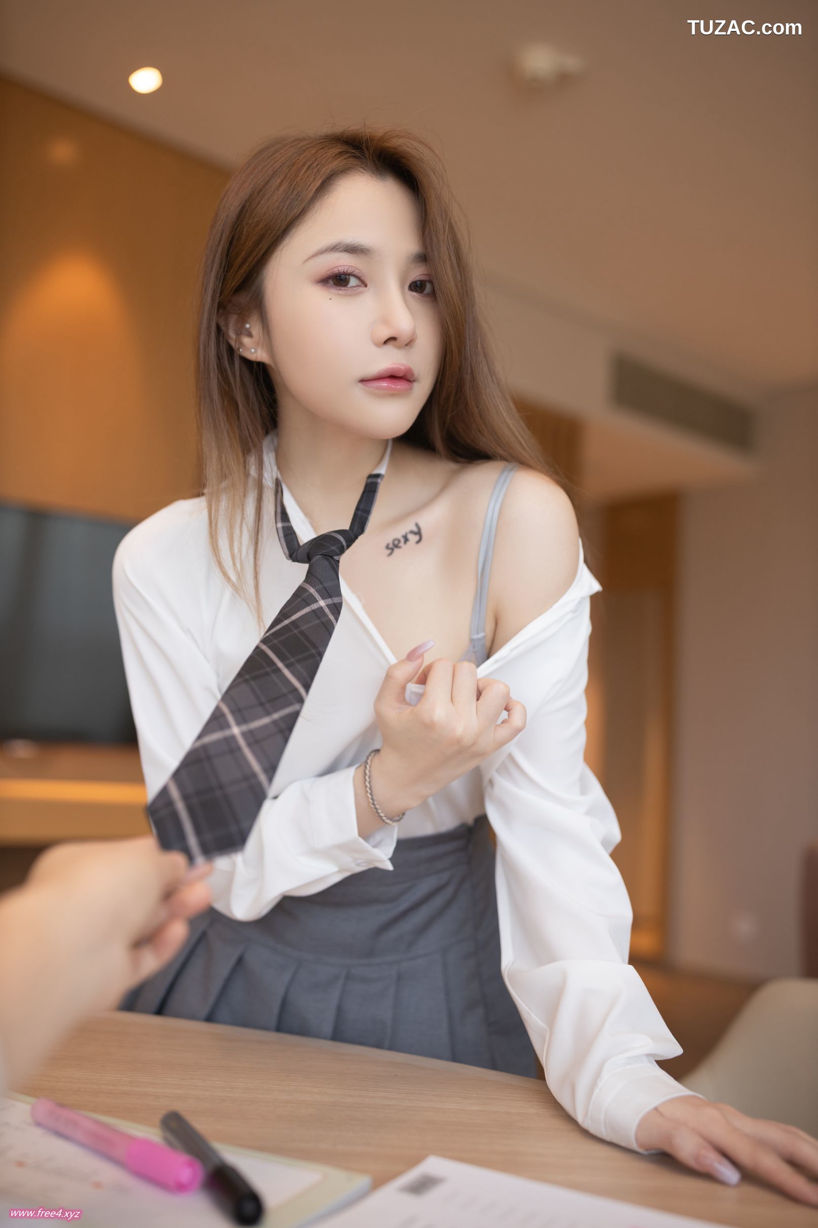 XR-Uncensored-鱼子酱Fish-JK透明-Private-set-JK-Girl-XiuRen秀人网-4436-内购私拍