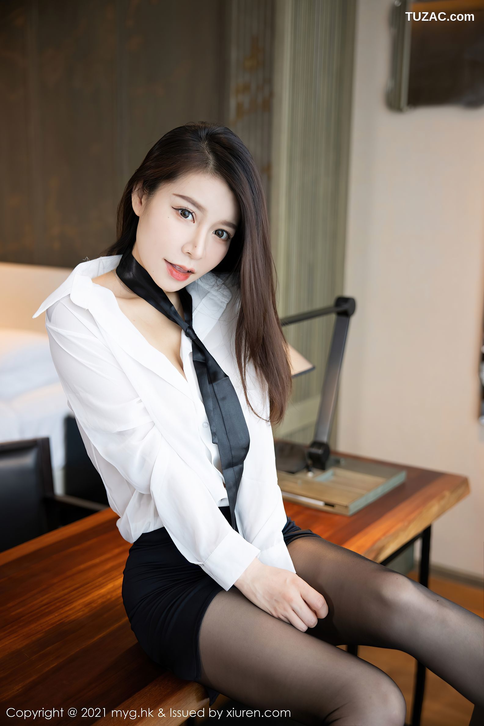 MyGirl美媛馆-565-Vetiver嘉宝贝儿-白衬衣黑短裙黑丝-2021.08.02