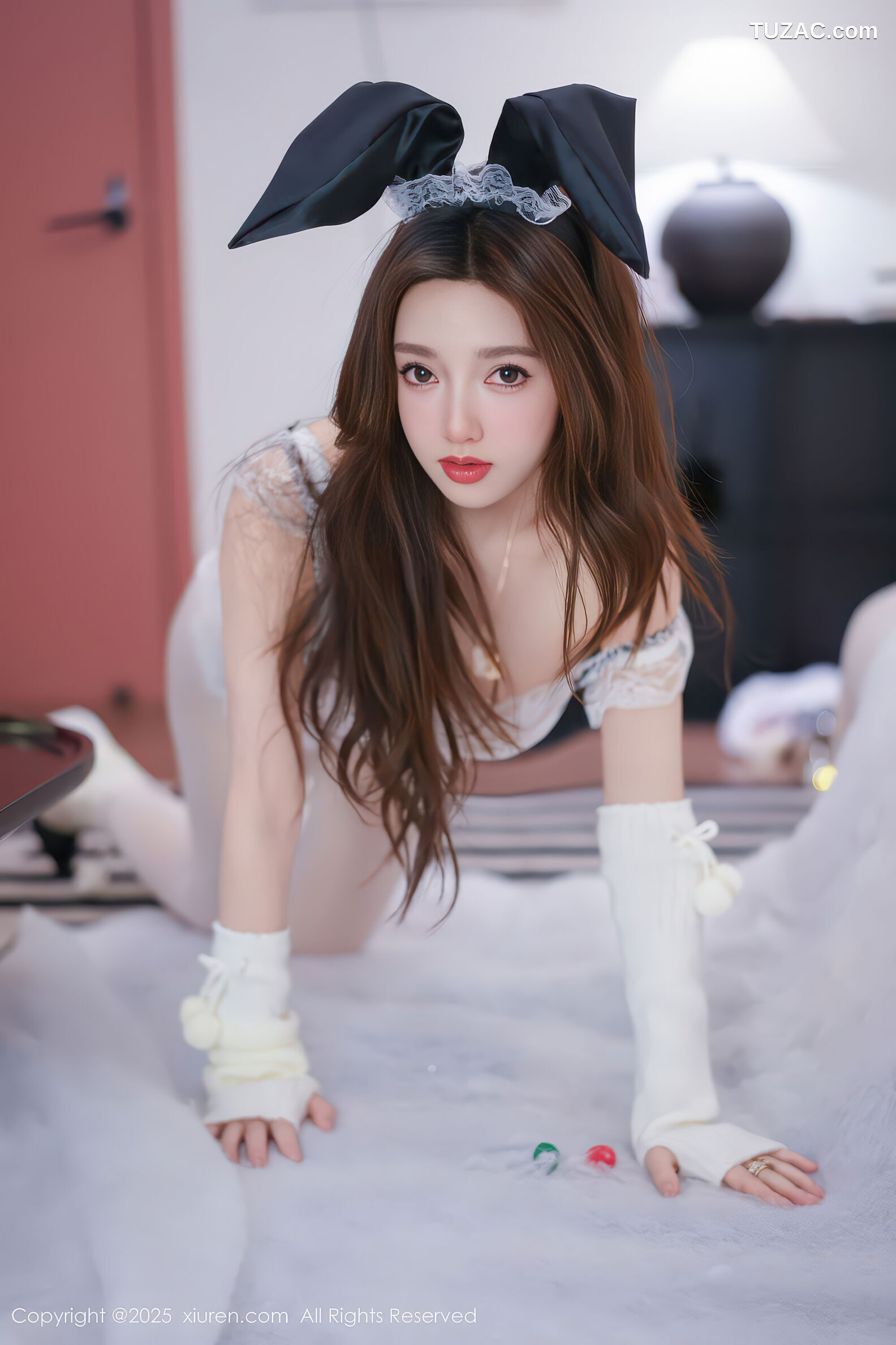 XiuRen秀人网-11152-Twins-桃桃-黑白女仆装-白蕾丝黑兔耳爆乳-2025.12.24