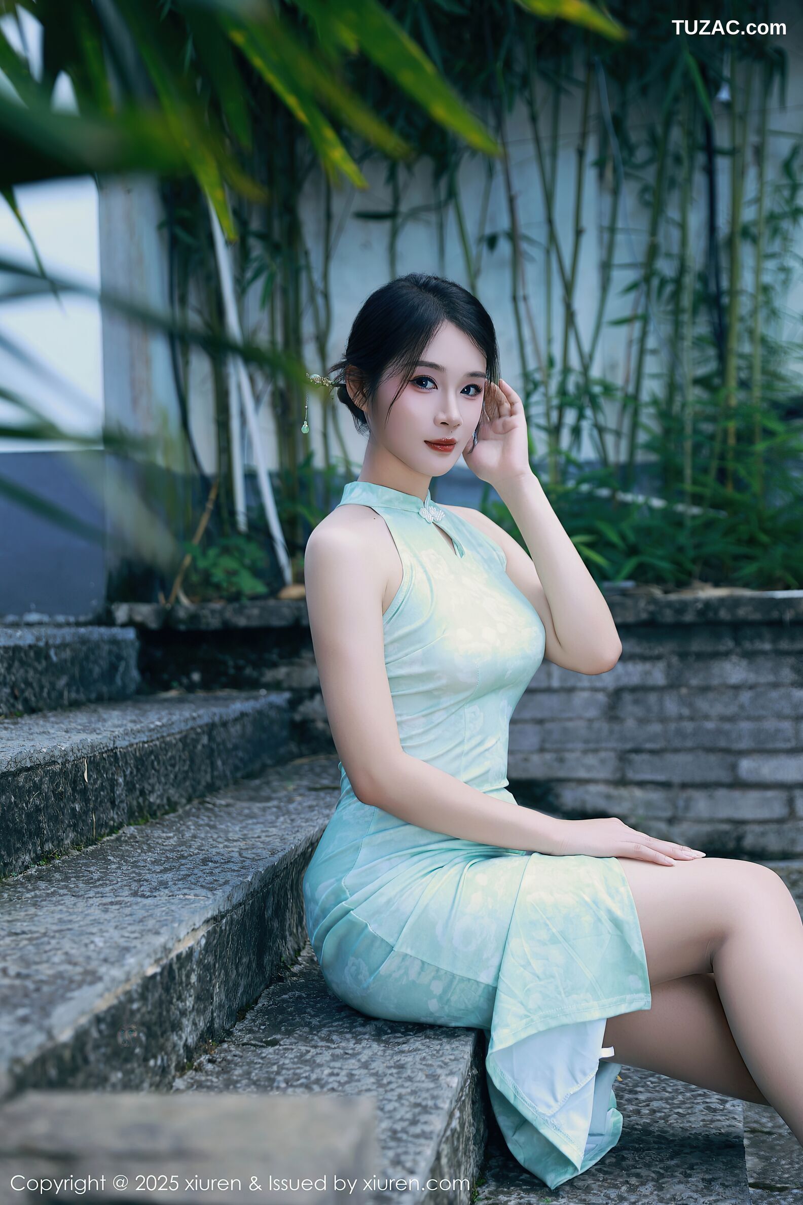 XiuRen秀人网-10538-南乔-浅绿色旗袍户外-透视白纱湿身爆乳-2025.07.11