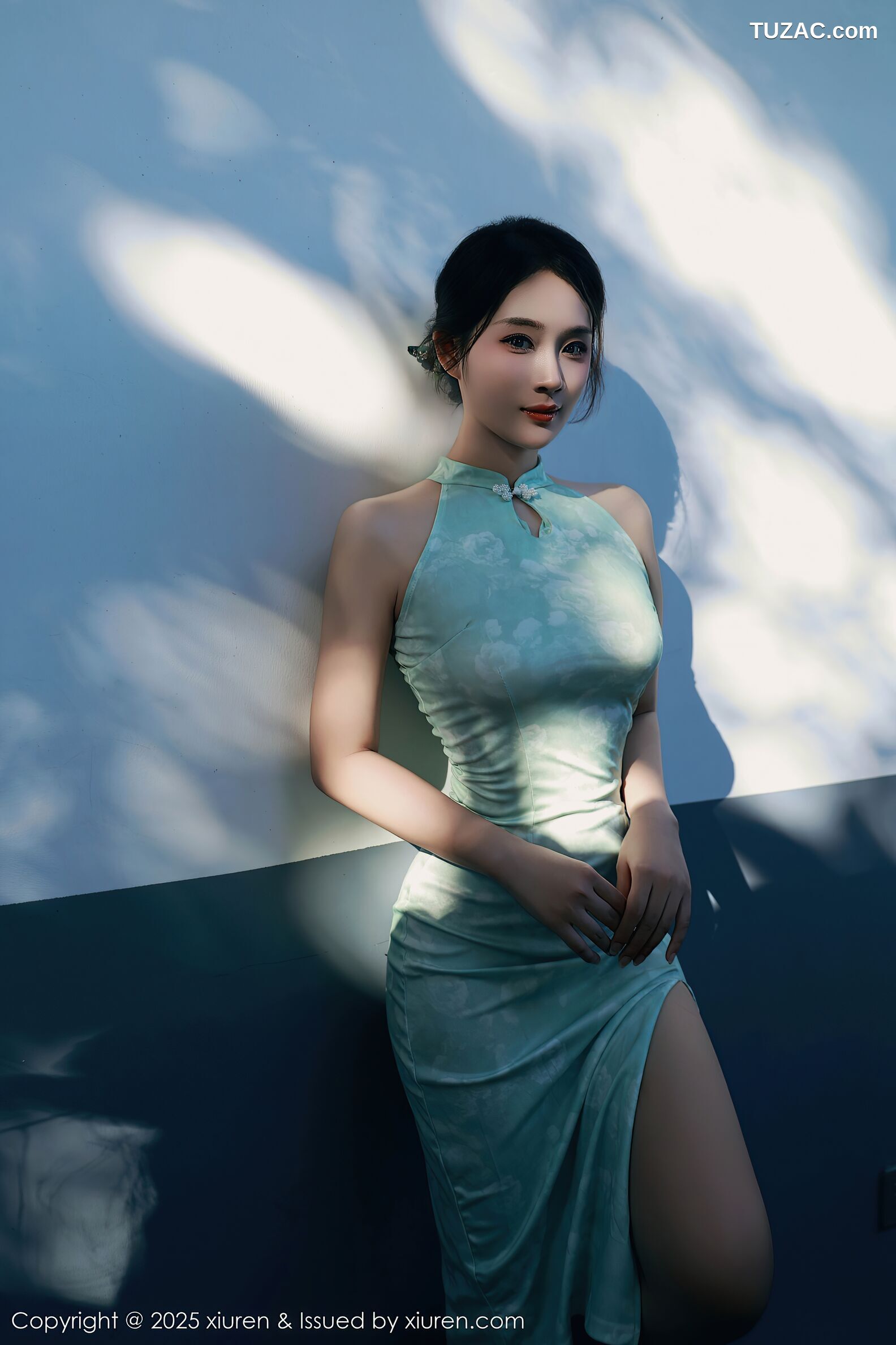 XiuRen秀人网-10538-南乔-浅绿色旗袍户外-透视白纱湿身爆乳-2025.07.11