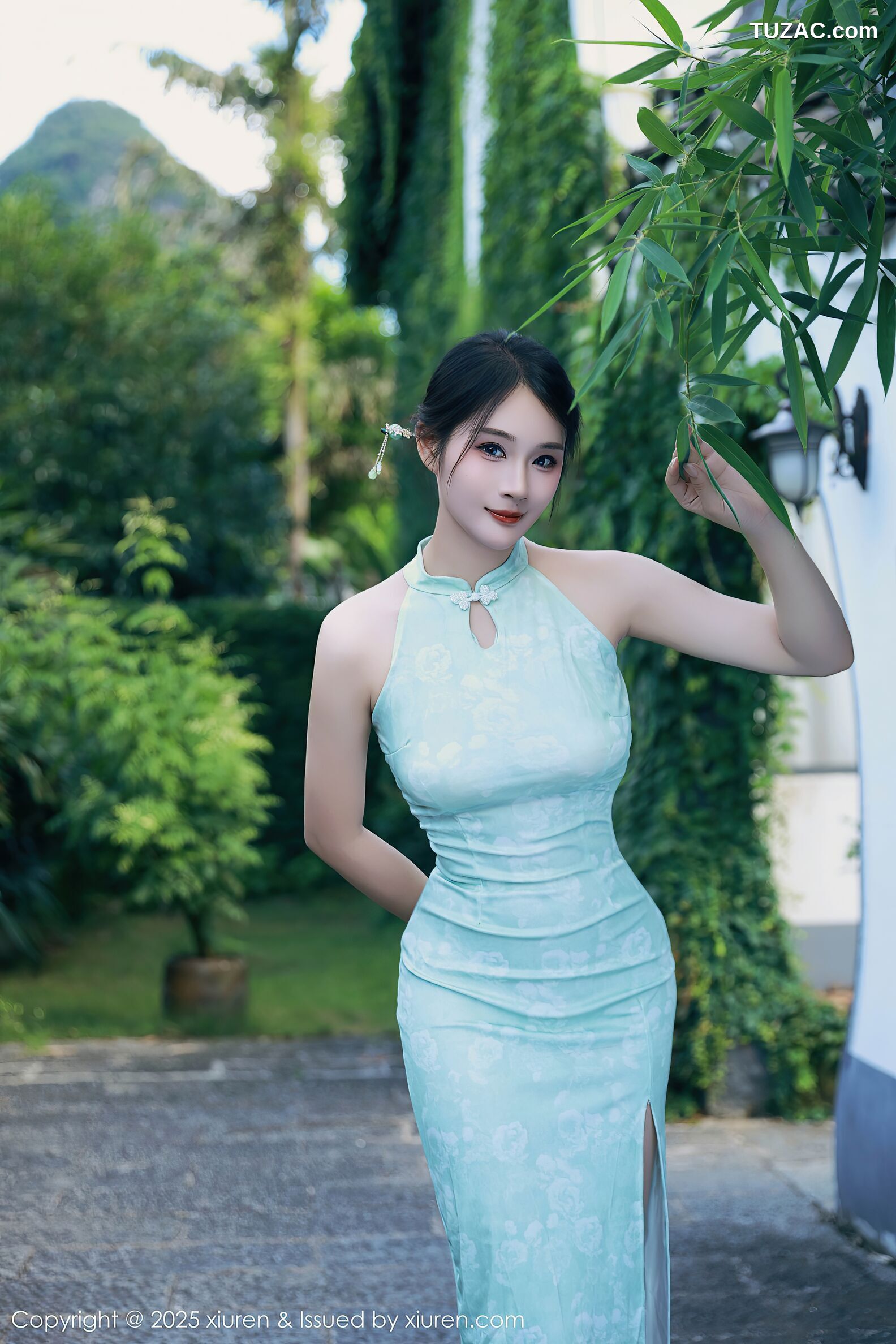 XiuRen秀人网-10538-南乔-浅绿色旗袍户外-透视白纱湿身爆乳-2025.07.11