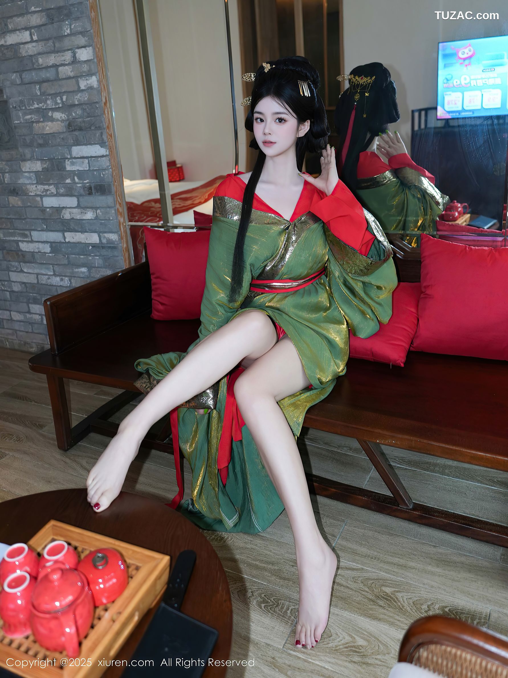XiuRen秀人网-10126-雪糕CiCi-绿色唐风汉服红色亵衣爆乳-2025.04.09