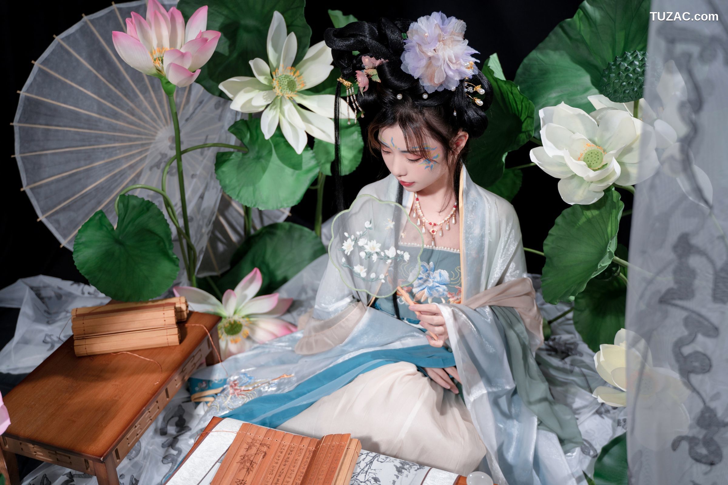 爆机少女喵小吉-月华清