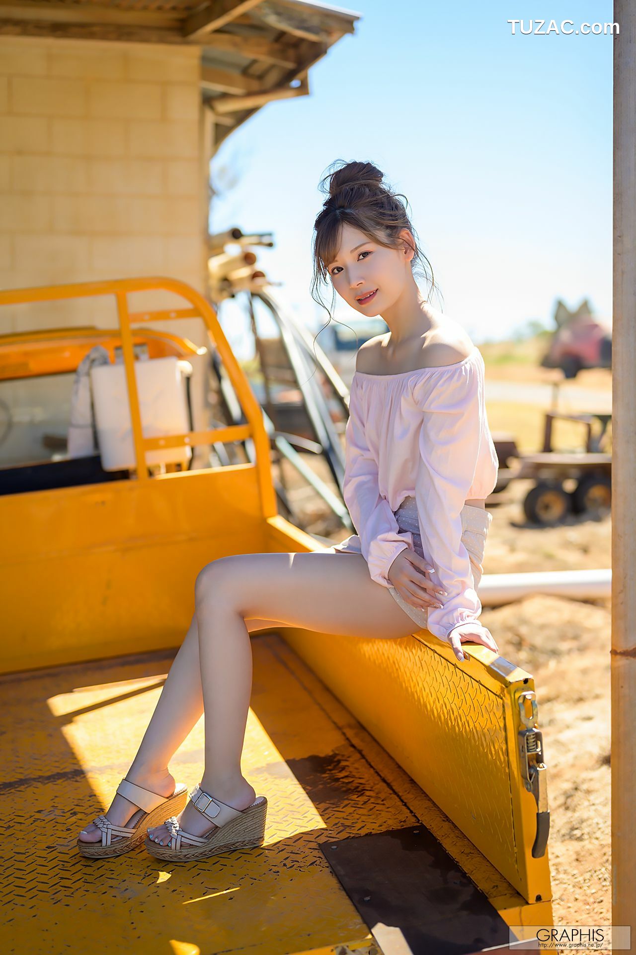 Graphis_明里つむぎ(明里紬)《Moment》 Special Gravure 写真集[57P]