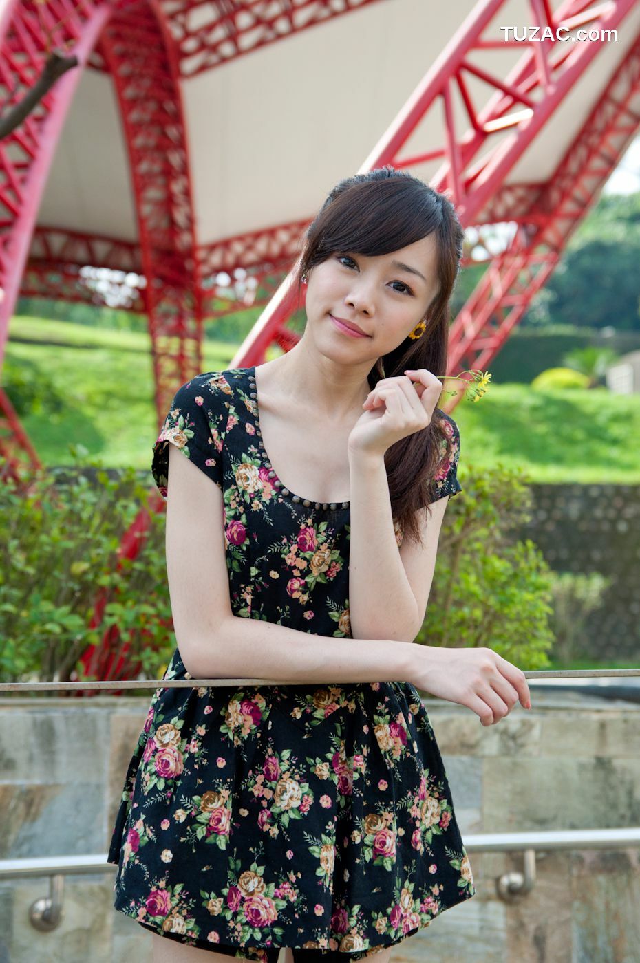 台湾正妹_台湾清纯正妹Mika《水博管街拍》写真集