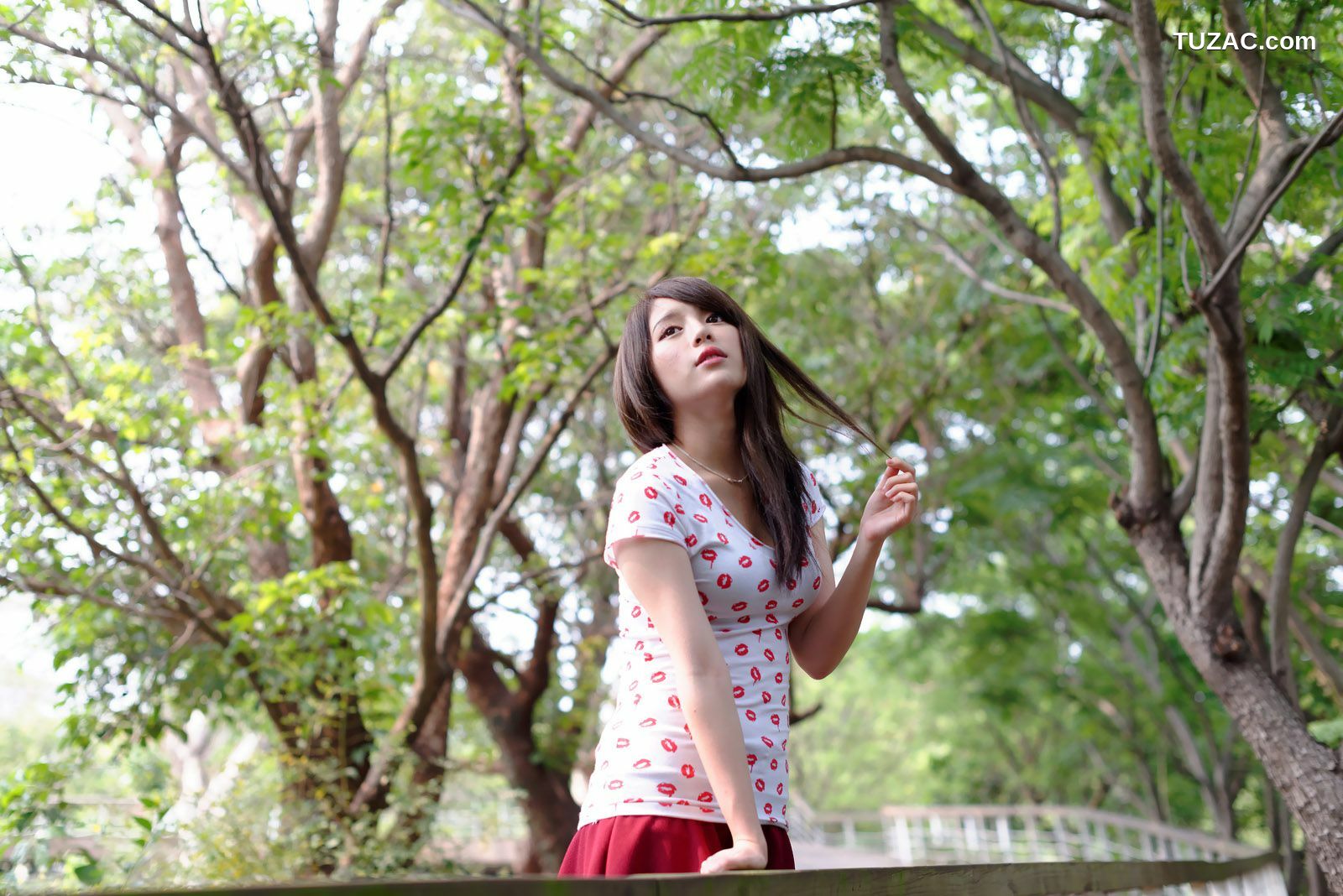 台湾正妹_台湾女神张齐郡JULIE《踏青》写真集