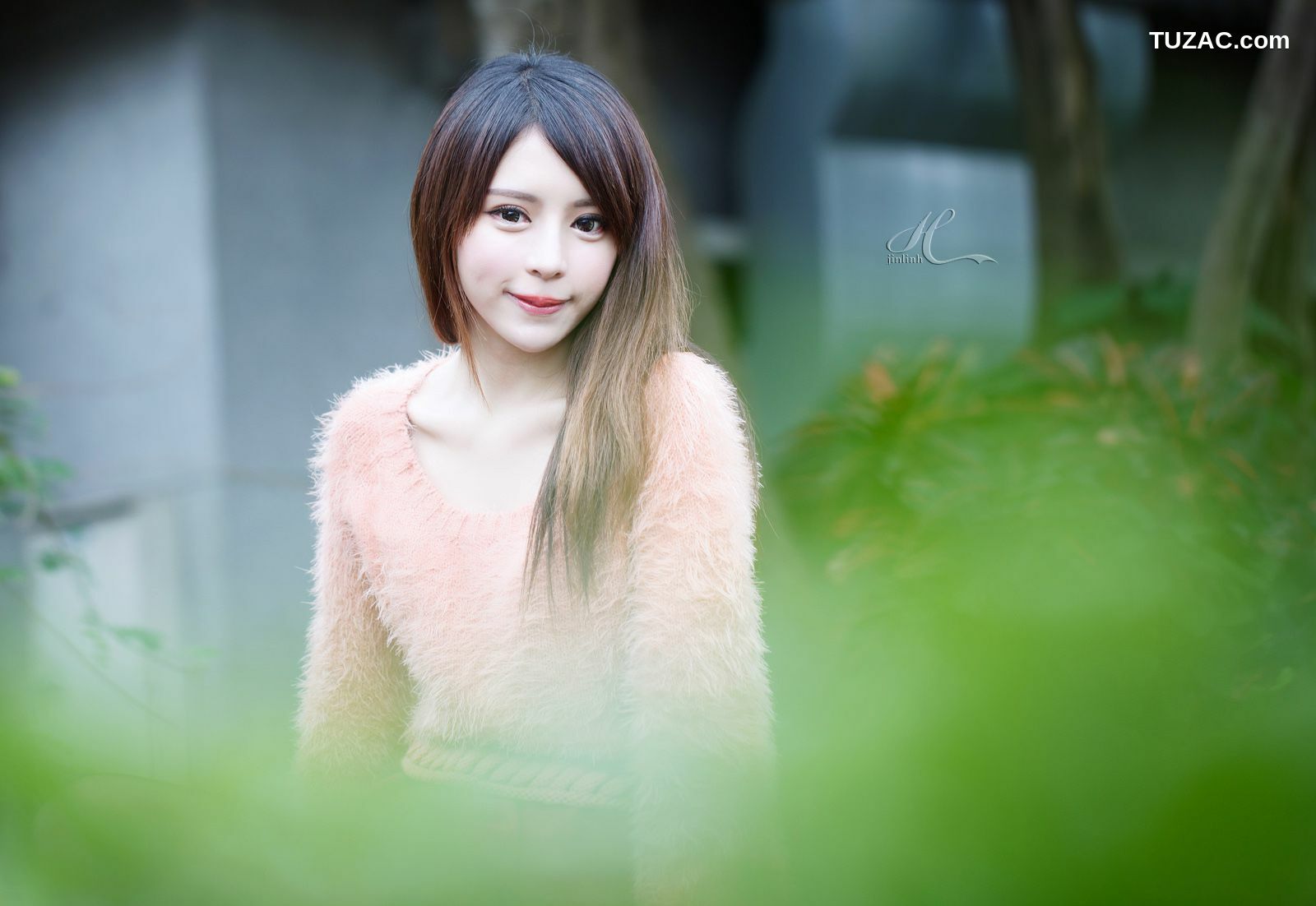 台湾正妹_台湾女神张齐郡JULIE《踏青》写真集