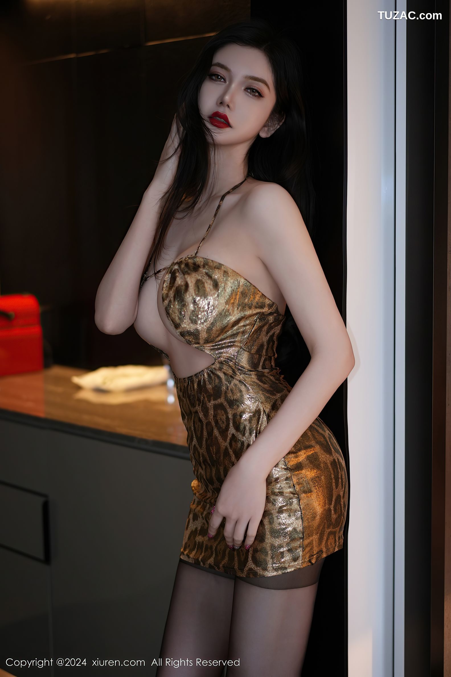 XiuRen秀人网-8224-心妍小公主-豹纹短裙黑丝爆乳-2024.03.13