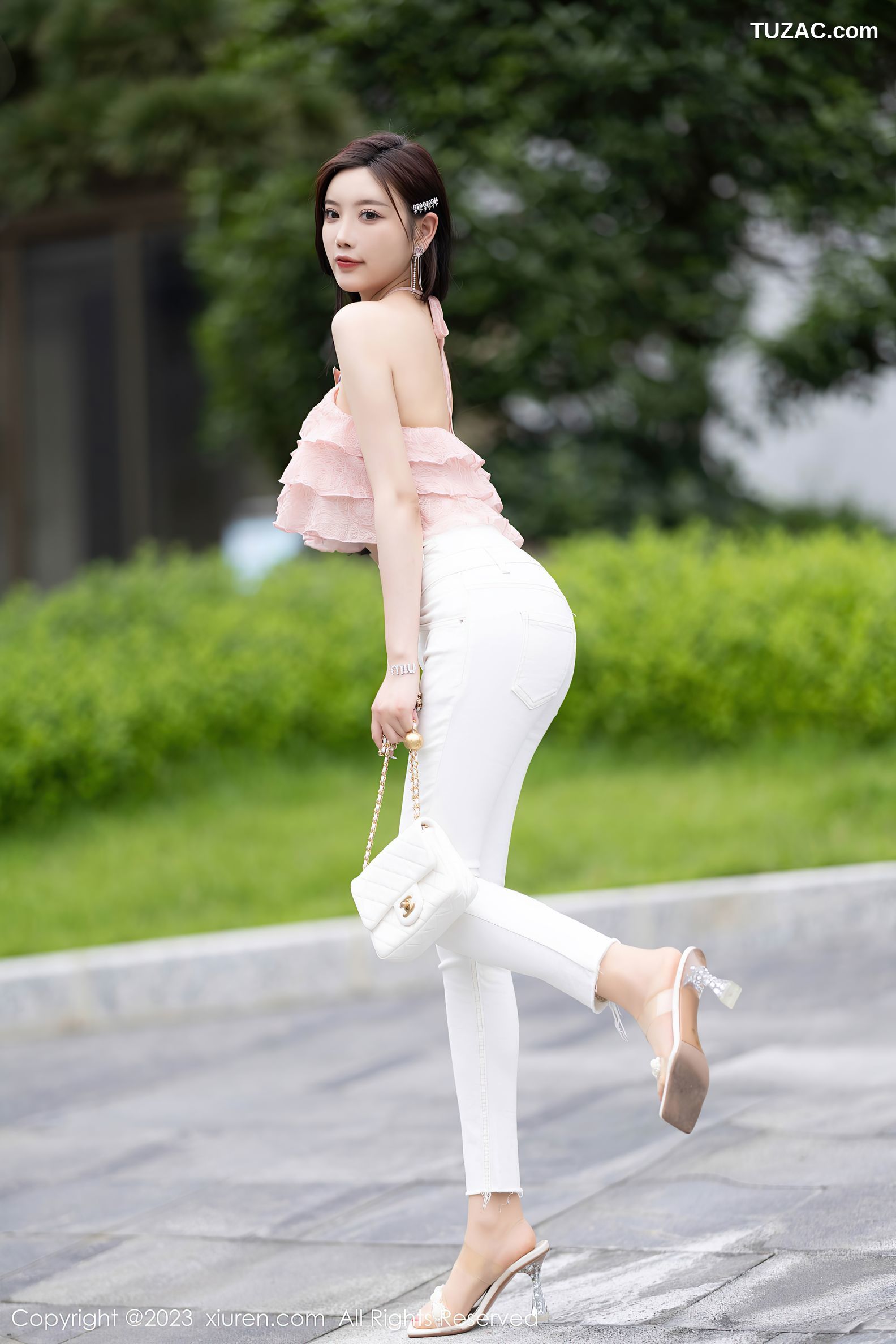 XiuRen秀人网-6907-杨晨晨Yome-超薄肉丝-2023.06.13