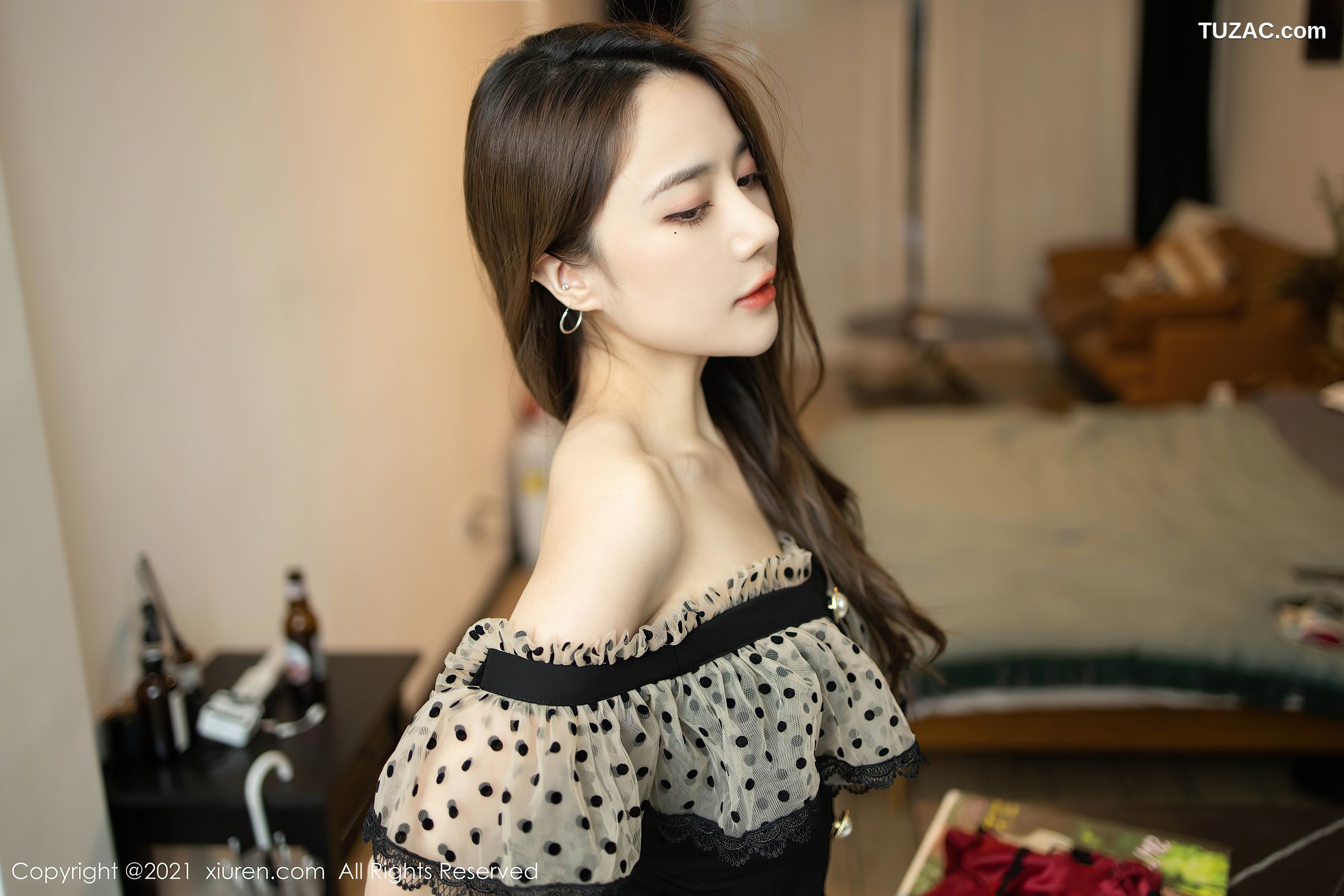 XiuRen秀人网-3088-鱼子酱Fish-低胸内衣-红色情趣内衣-2021.02.05