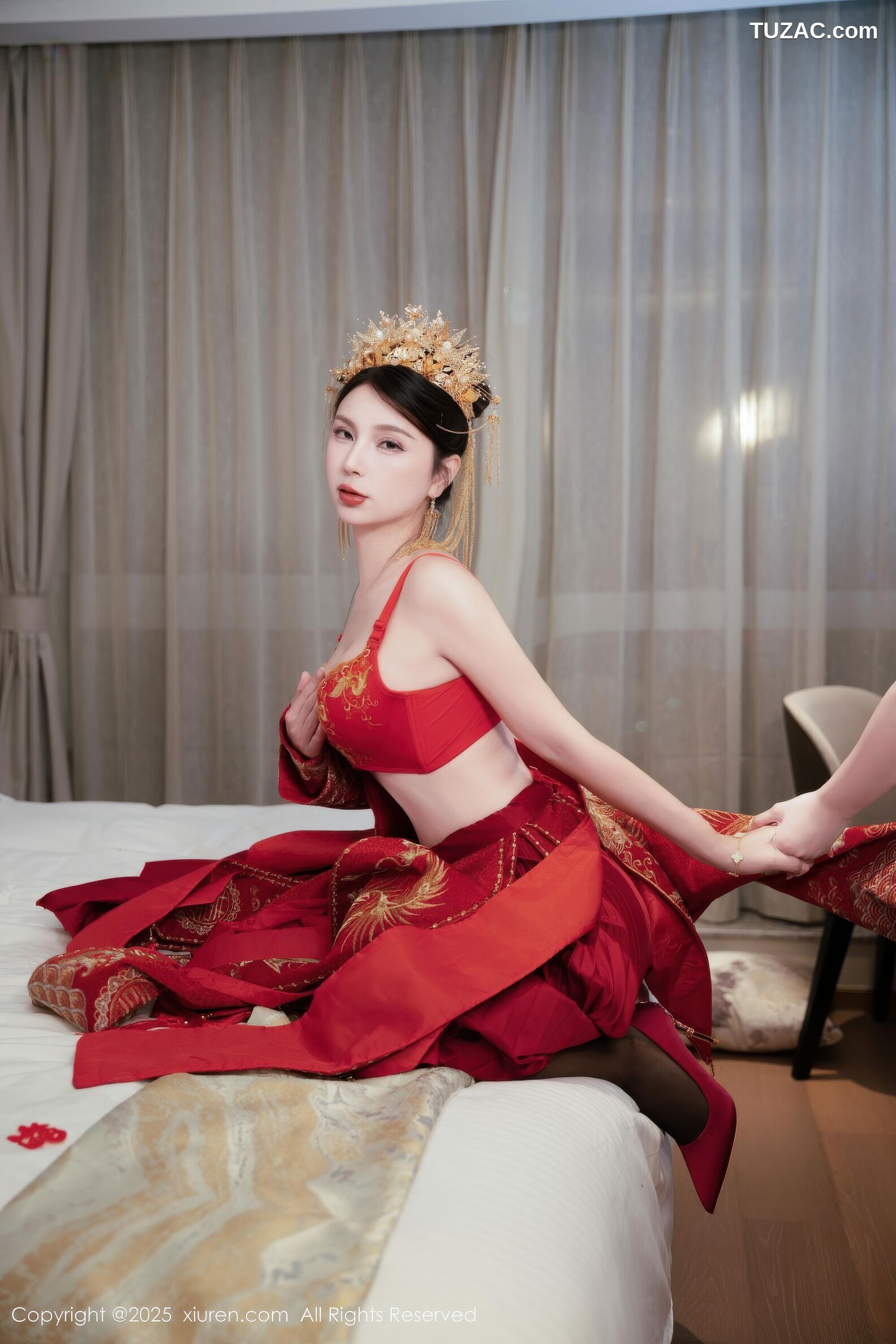 XiuRen秀人网-10865-小蛮妖Yummy-新娘红装红色内衣黑丝-2025.10.14