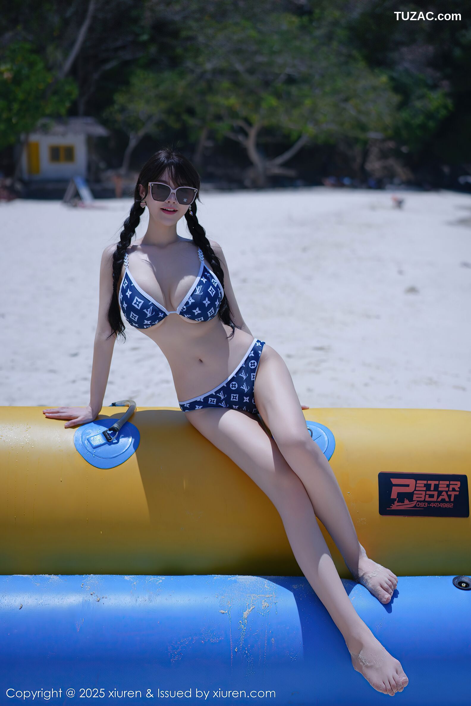 XiuRen秀人网-10699-心上可Flora-海滩深蓝比基尼-轻透黑纱黑丝-2025.08.28