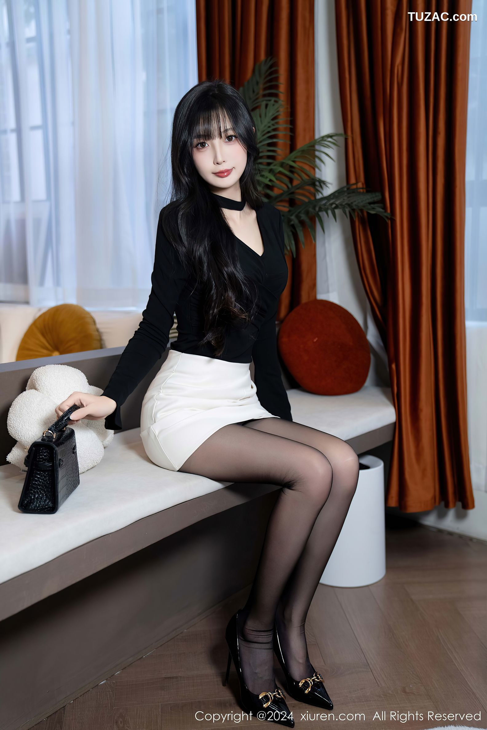 XiuRen秀人网-9691-林星阑-黑T白短裙暗绿色内衣黑丝-2024.12.31